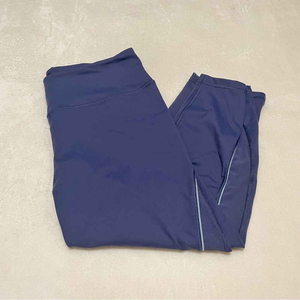 Victoria’s Secret Workout Capri Leggings Size Large